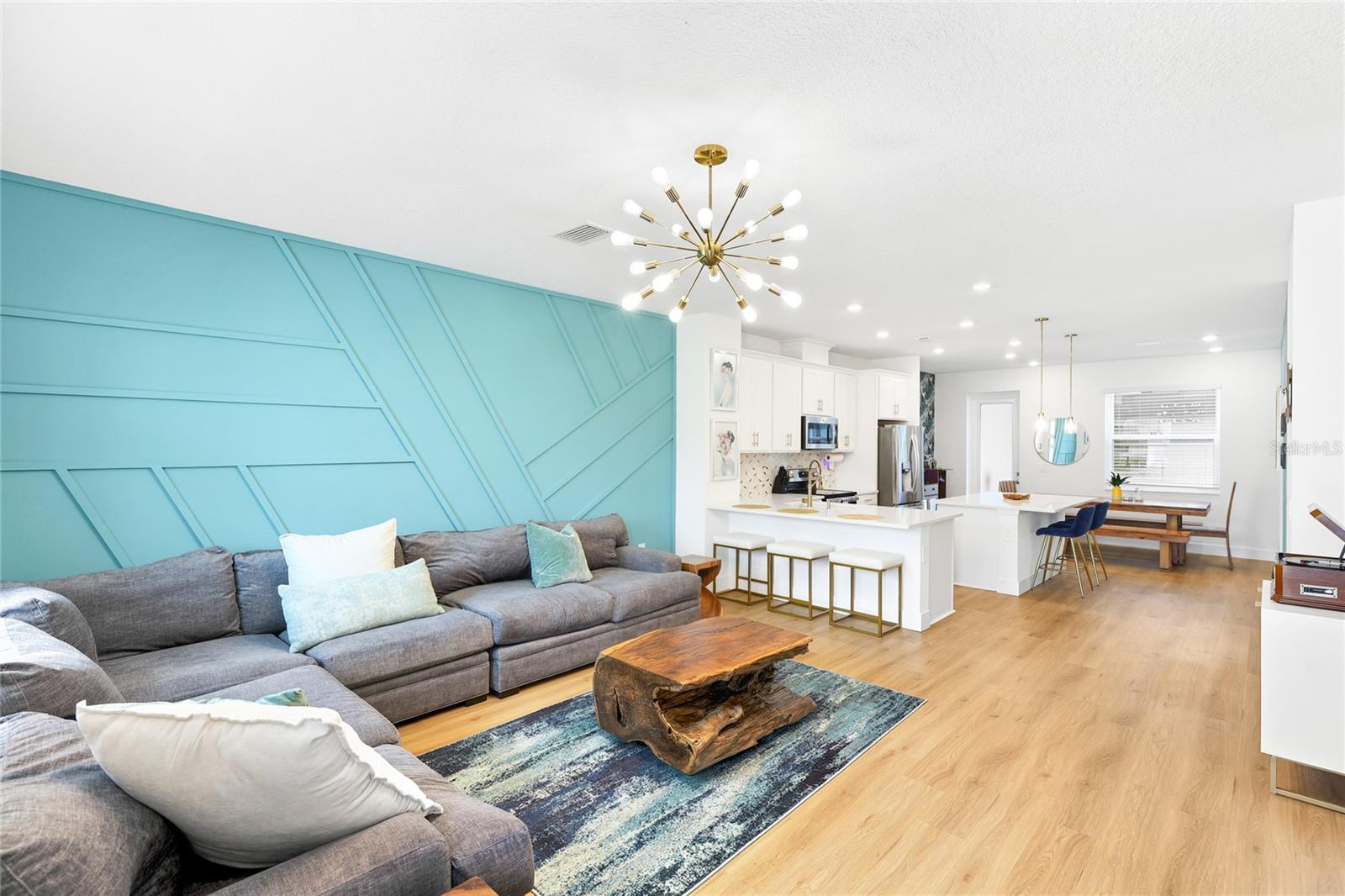 1808 Fender, Sarasota, FL 34240
