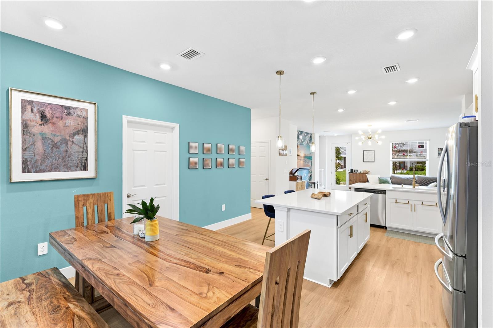1808 Fender, Sarasota, FL 34240