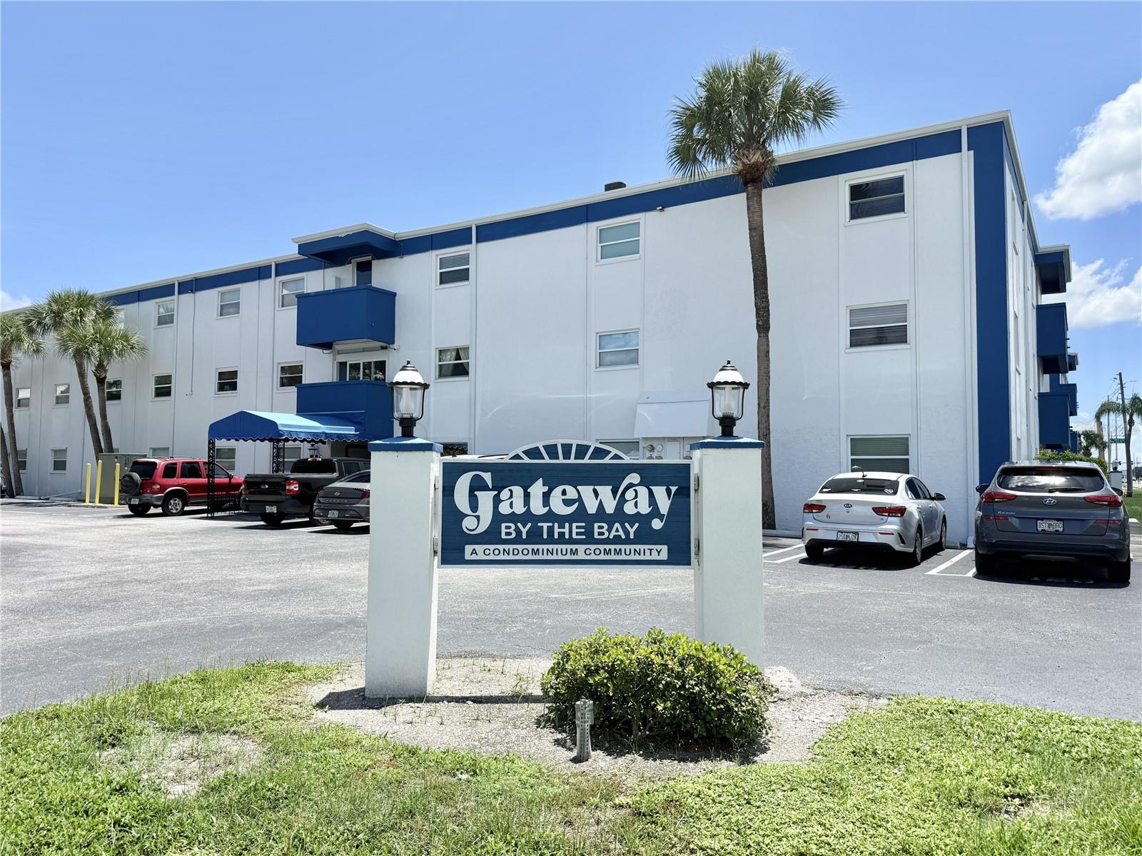 350 79th Ave N Unit 102, St Petersburg, FL 33702