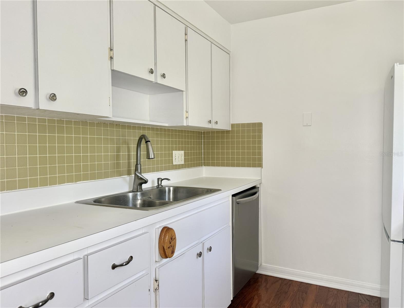 350 79th Ave N Unit 102, St Petersburg, FL 33702