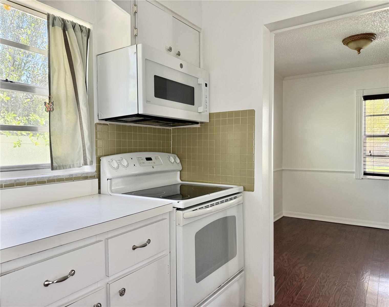 350 79th Ave N Unit 102, St Petersburg, FL 33702