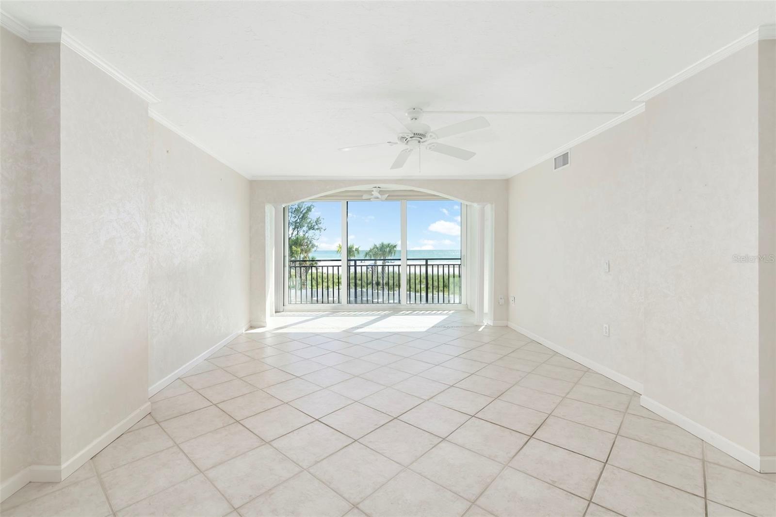 19 Whispering Sands Unit 201, Sarasota, FL 34242