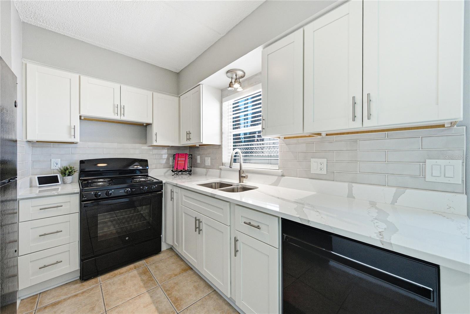 1170 Rue Des Chateaux Unit 1a, South Pasadena, FL 33707