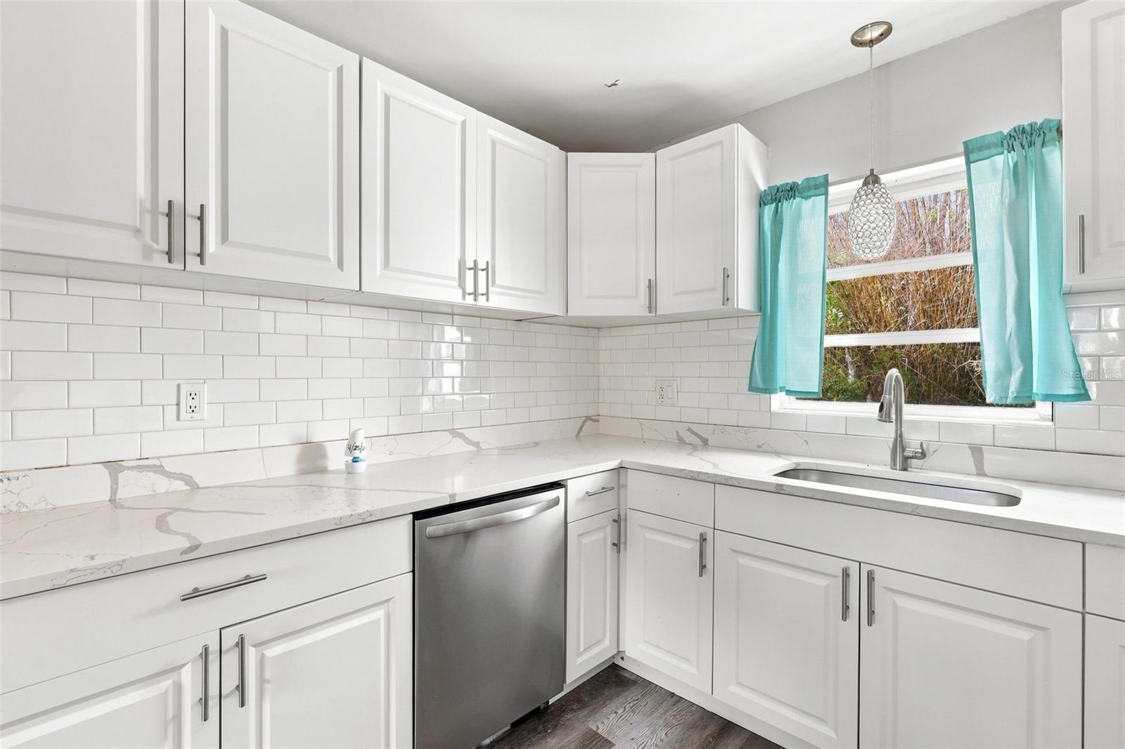 1840 Glengary, Sarasota, FL 34231