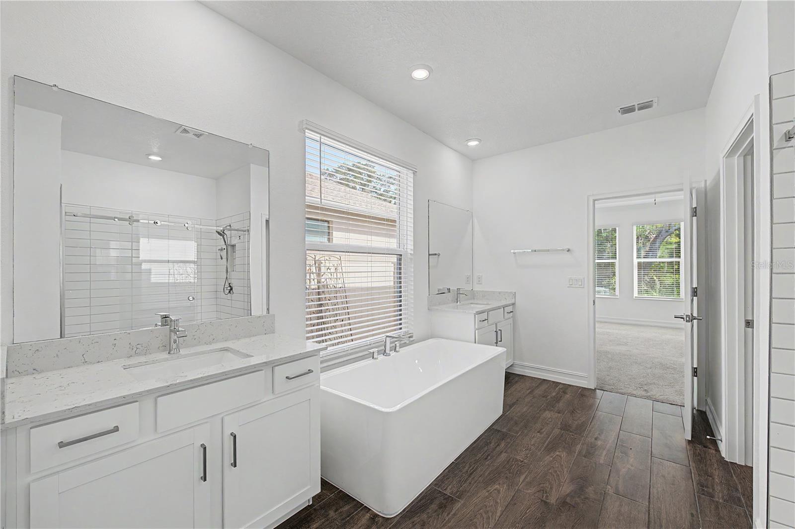9826 Carabiner, Land O Lakes, FL 34637