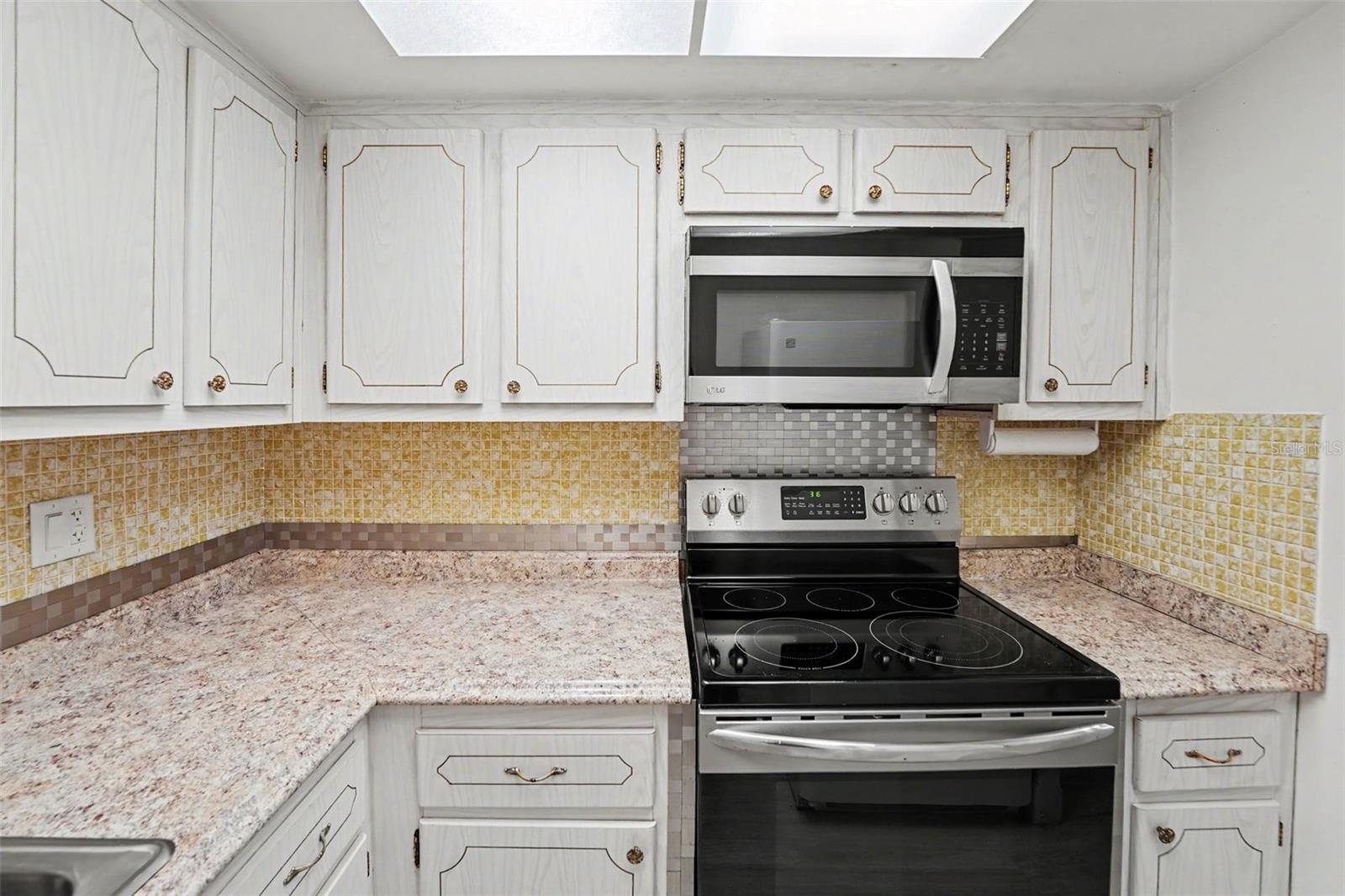 951 79th Unit Apt 322, St Petersburg, FL 33702