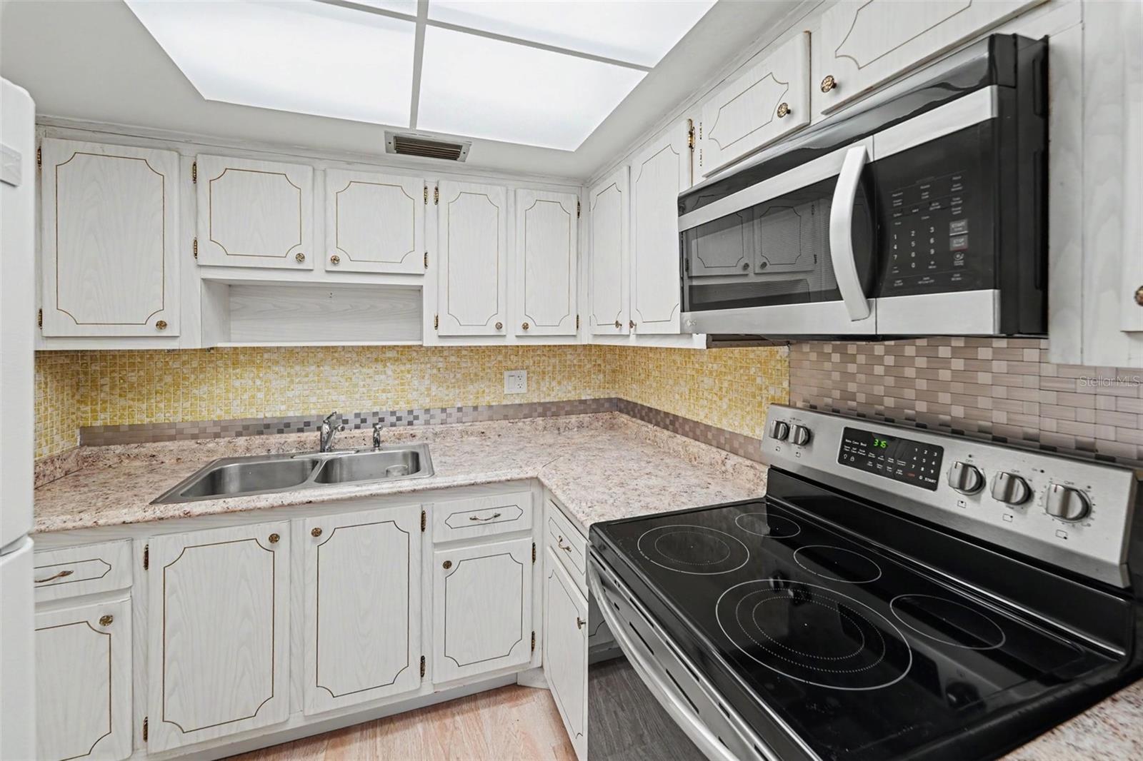 951 79th Unit Apt 322, St Petersburg, FL 33702
