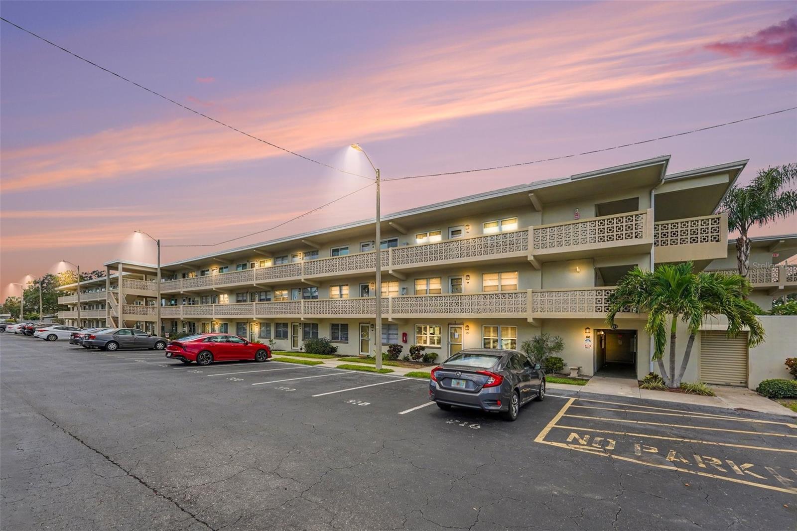 951 79th Unit Apt 322, St Petersburg, FL 33702