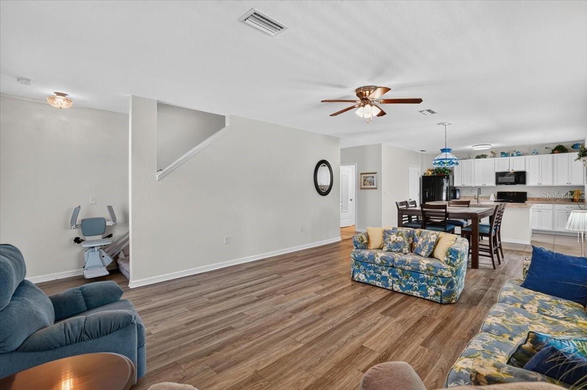5288 11th, Bradenton, FL 34203
