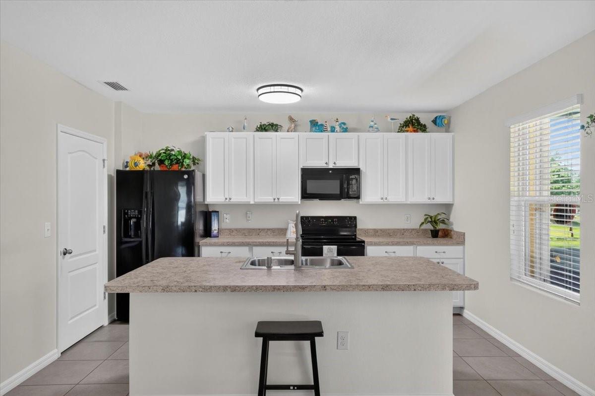 5288 11th, Bradenton, FL 34203
