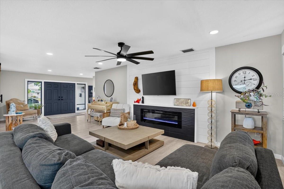7204 13th, Bradenton, FL 34209