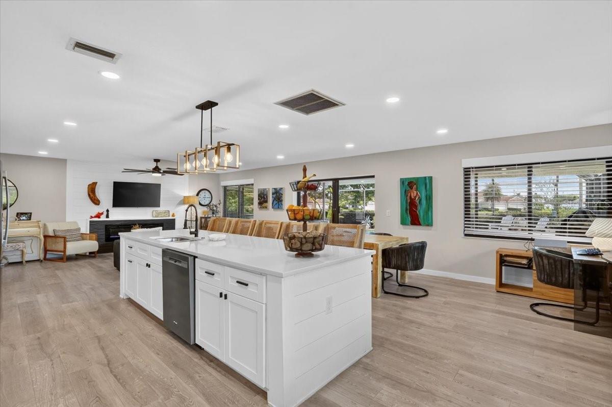 7204 13th, Bradenton, FL 34209