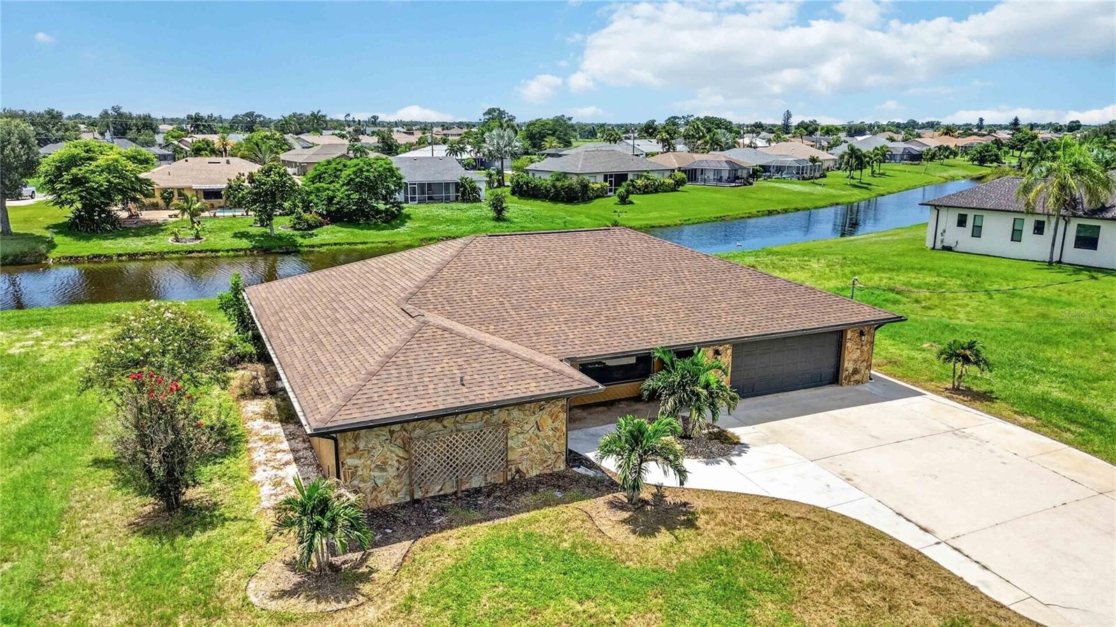 166 Mark Twain, Rotonda West, FL 33947
