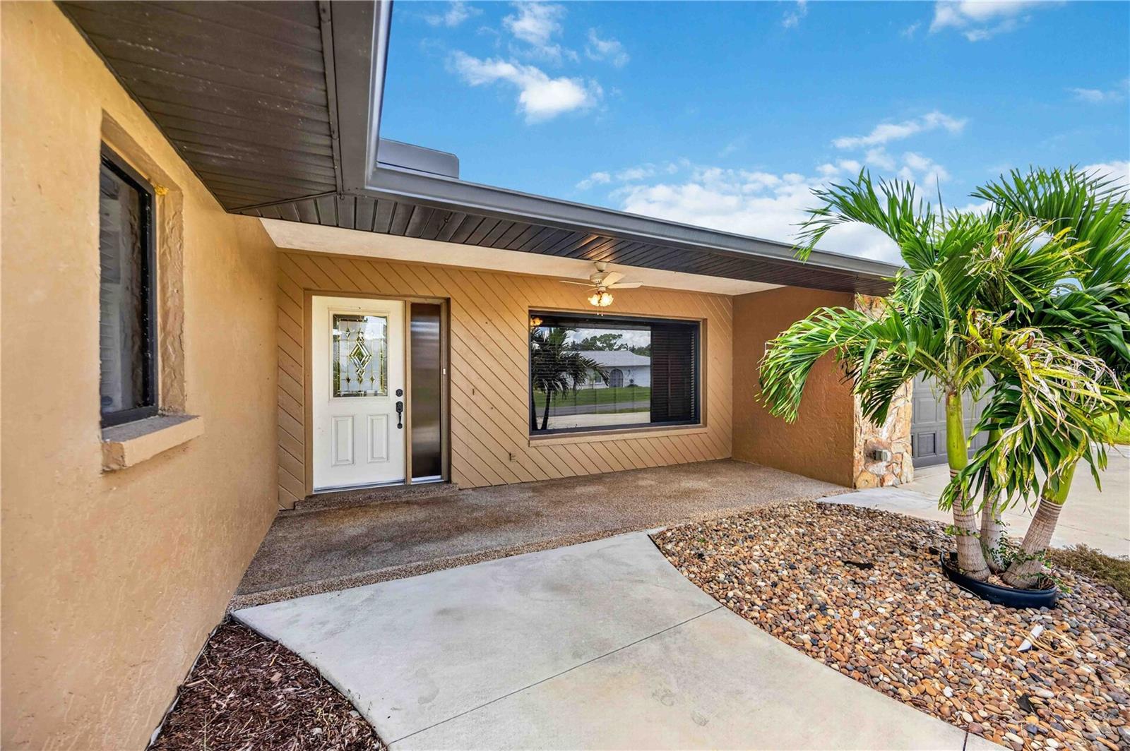 166 Mark Twain, Rotonda West, FL 33947