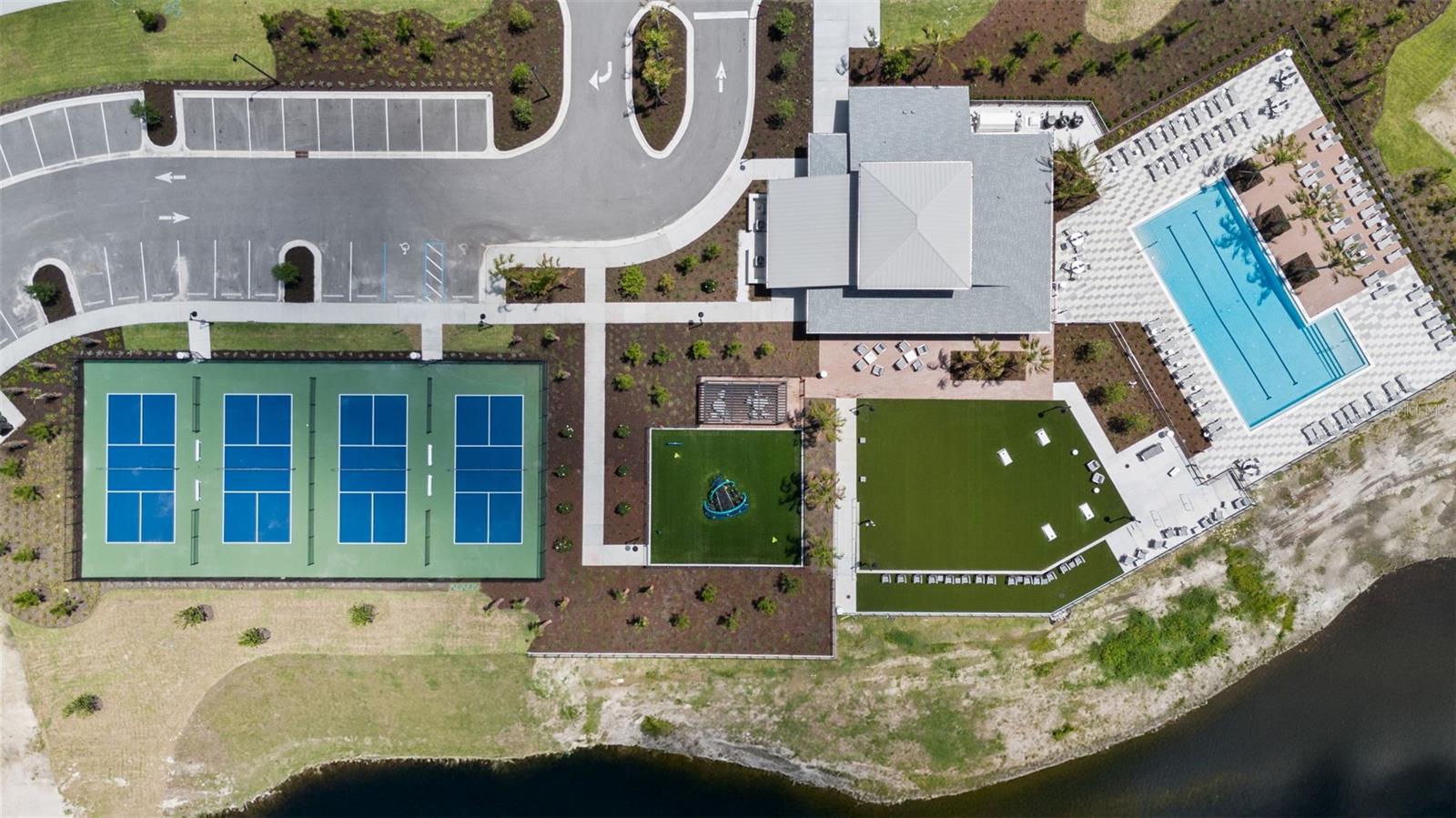 290 Holly Bank, Nokomis, FL 34275