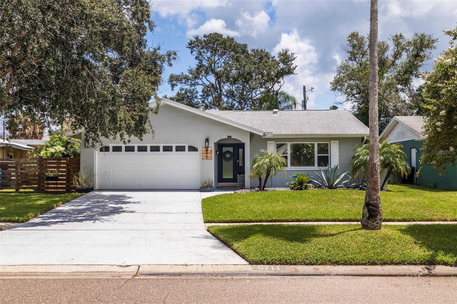 5711 Venetian, St Petersburg, FL 33703