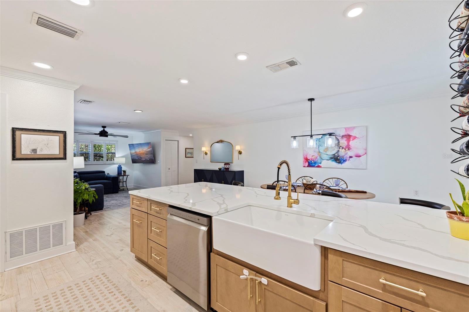 5711 Venetian, St Petersburg, FL 33703