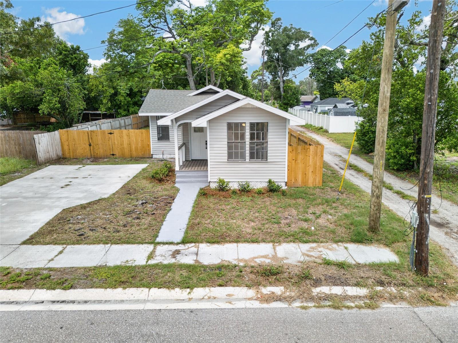 1327 35th, St Petersburg, FL 33711