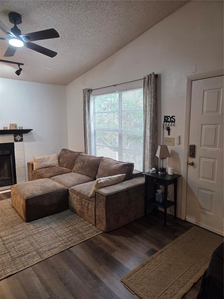 4033 Dream Oak Unit 203, Tampa, FL 33613