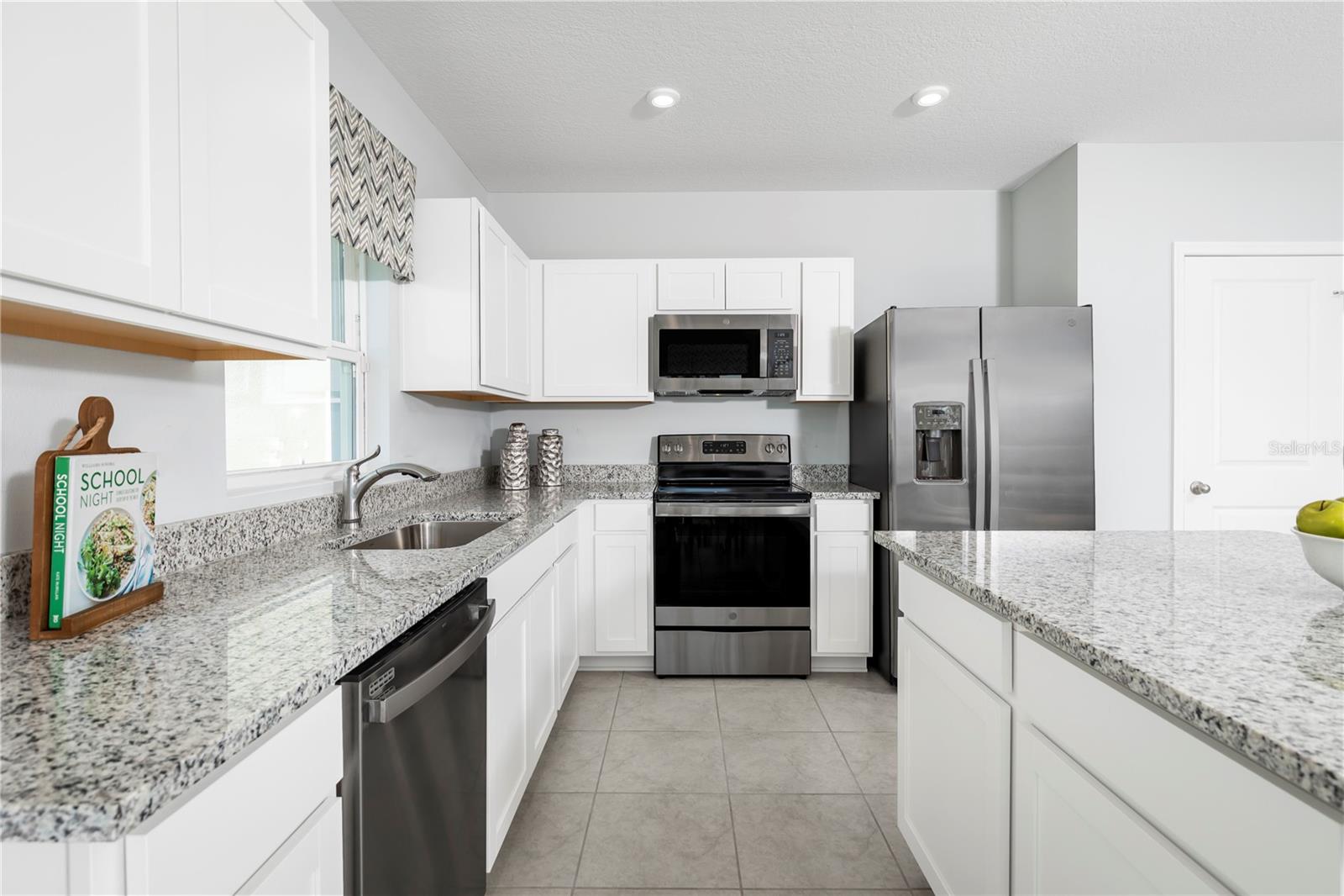 8878 Wildflower Field, Wildwood, FL 34785