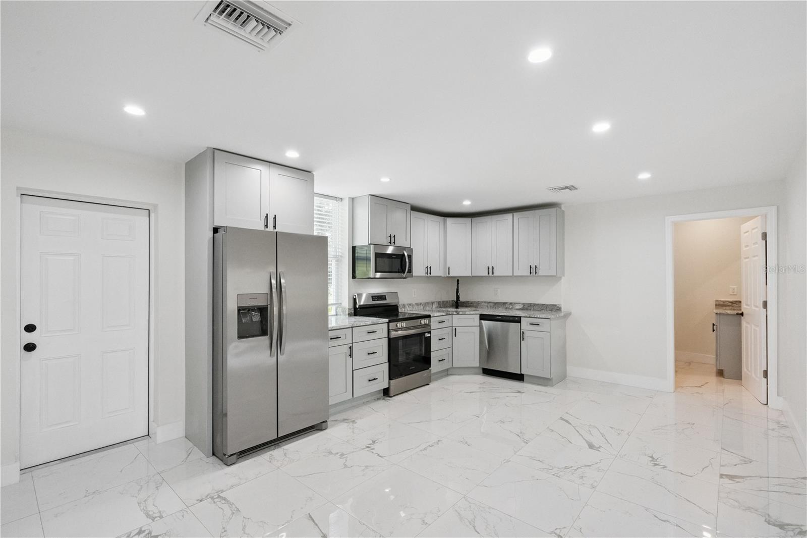 207 Avenue E, Winter Haven, FL 33880