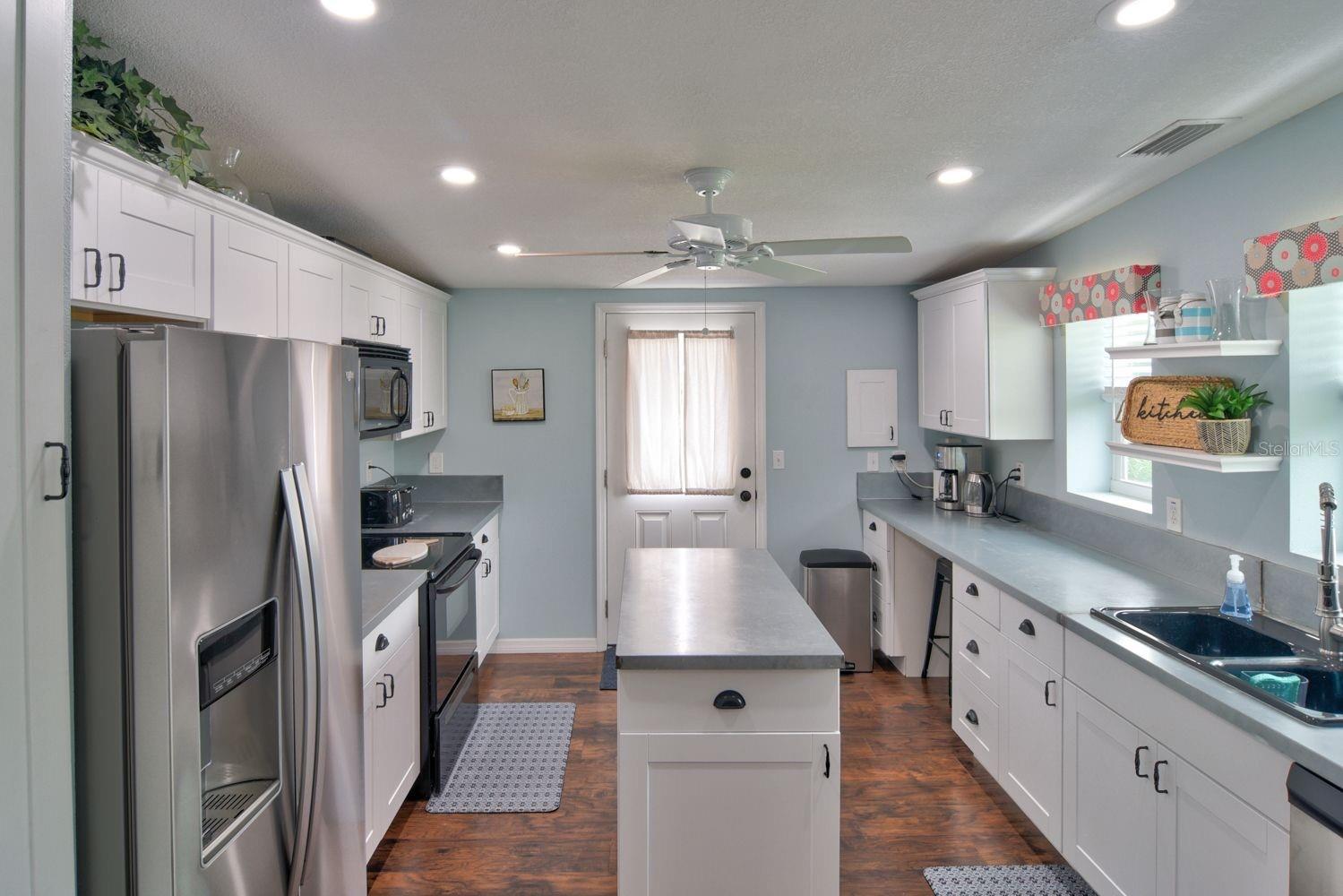 318 34th, Bradenton, FL 34205