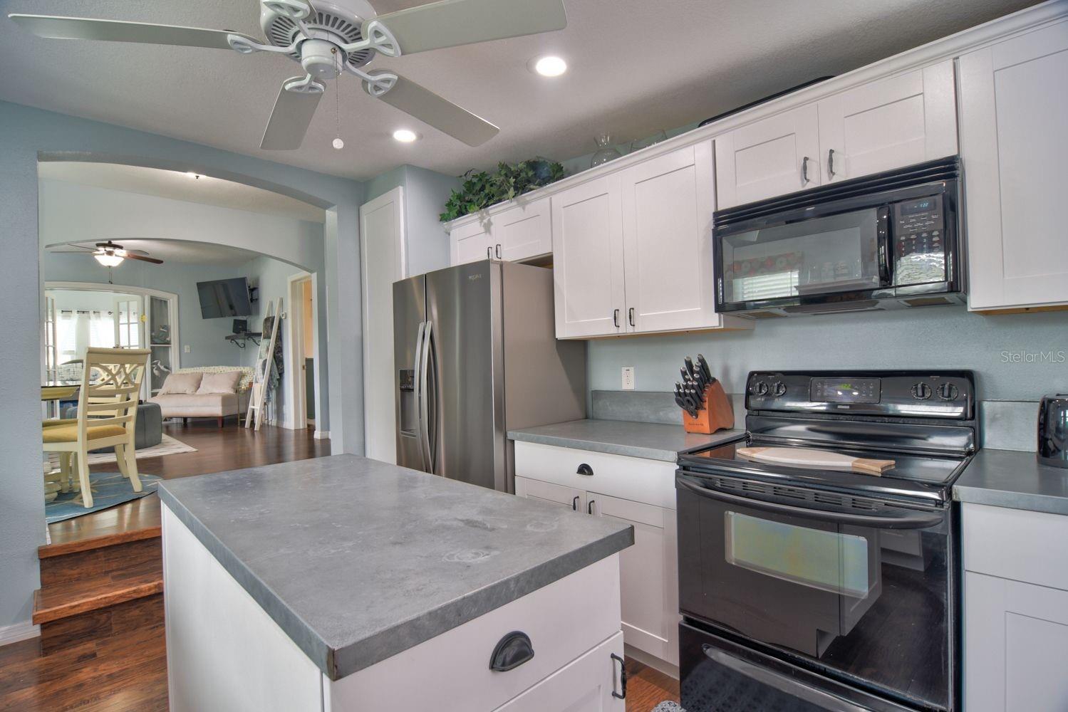 318 34th, Bradenton, FL 34205