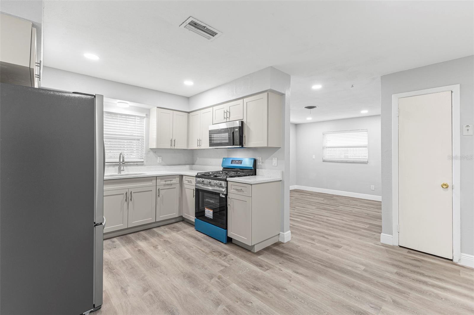 2443 26th, St Petersburg, FL 33712