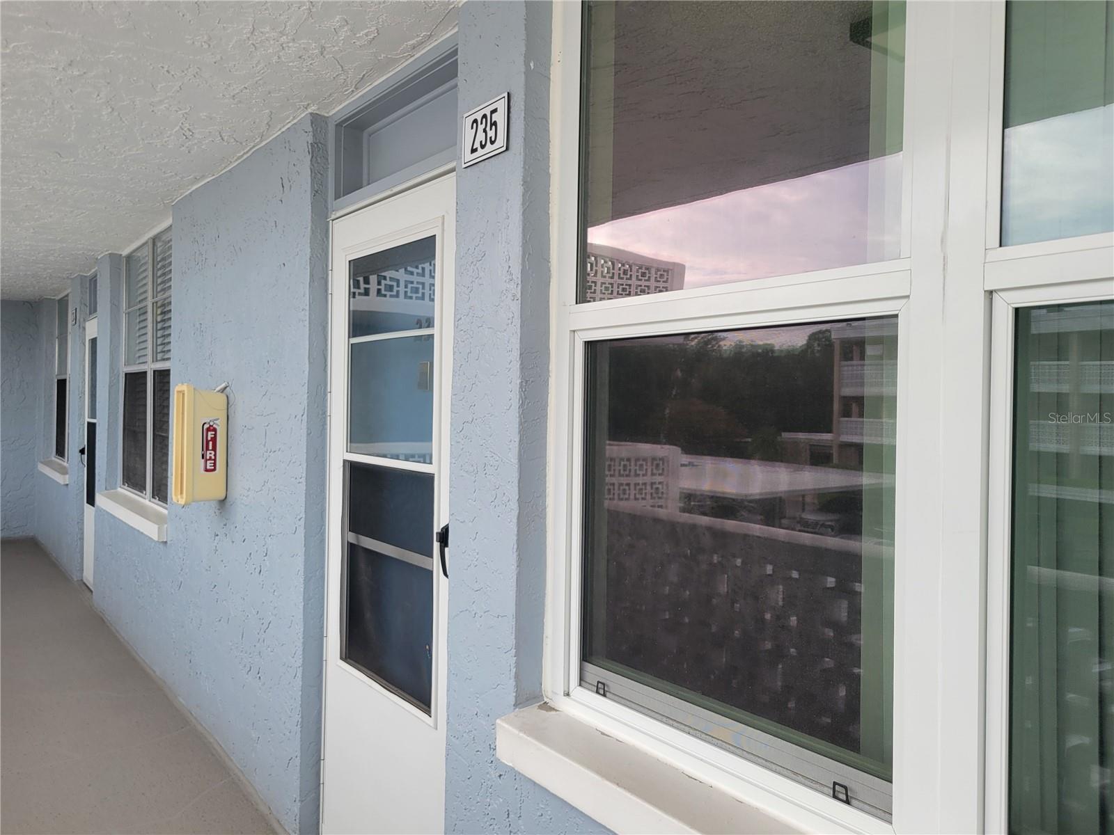 4880 Locust Unit 235, St Petersburg, FL 33703