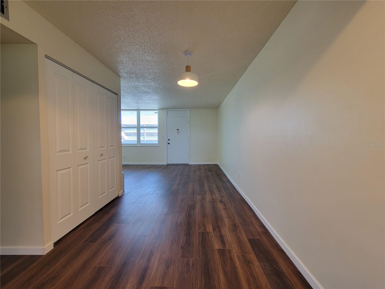 4880 Locust Unit 235, St Petersburg, FL 33703