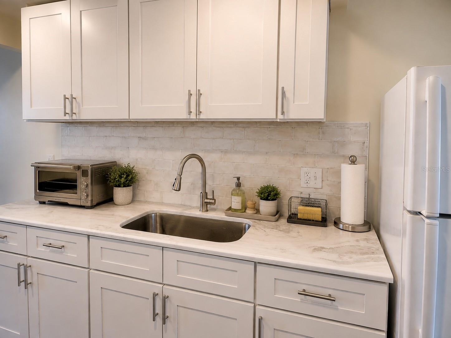 4880 Locust Unit 235, St Petersburg, FL 33703