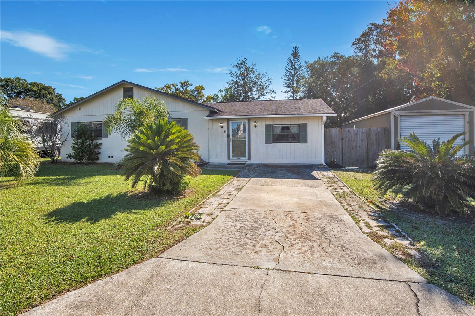 11 Aster, Debary, FL 32713