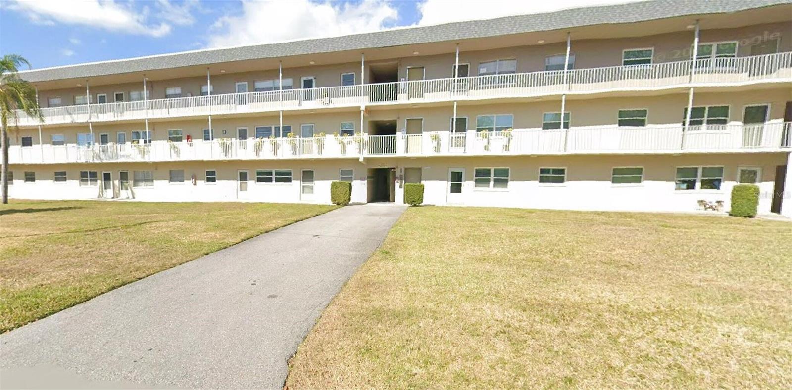 5725 12th Unit 304d, St Petersburg, FL 33710