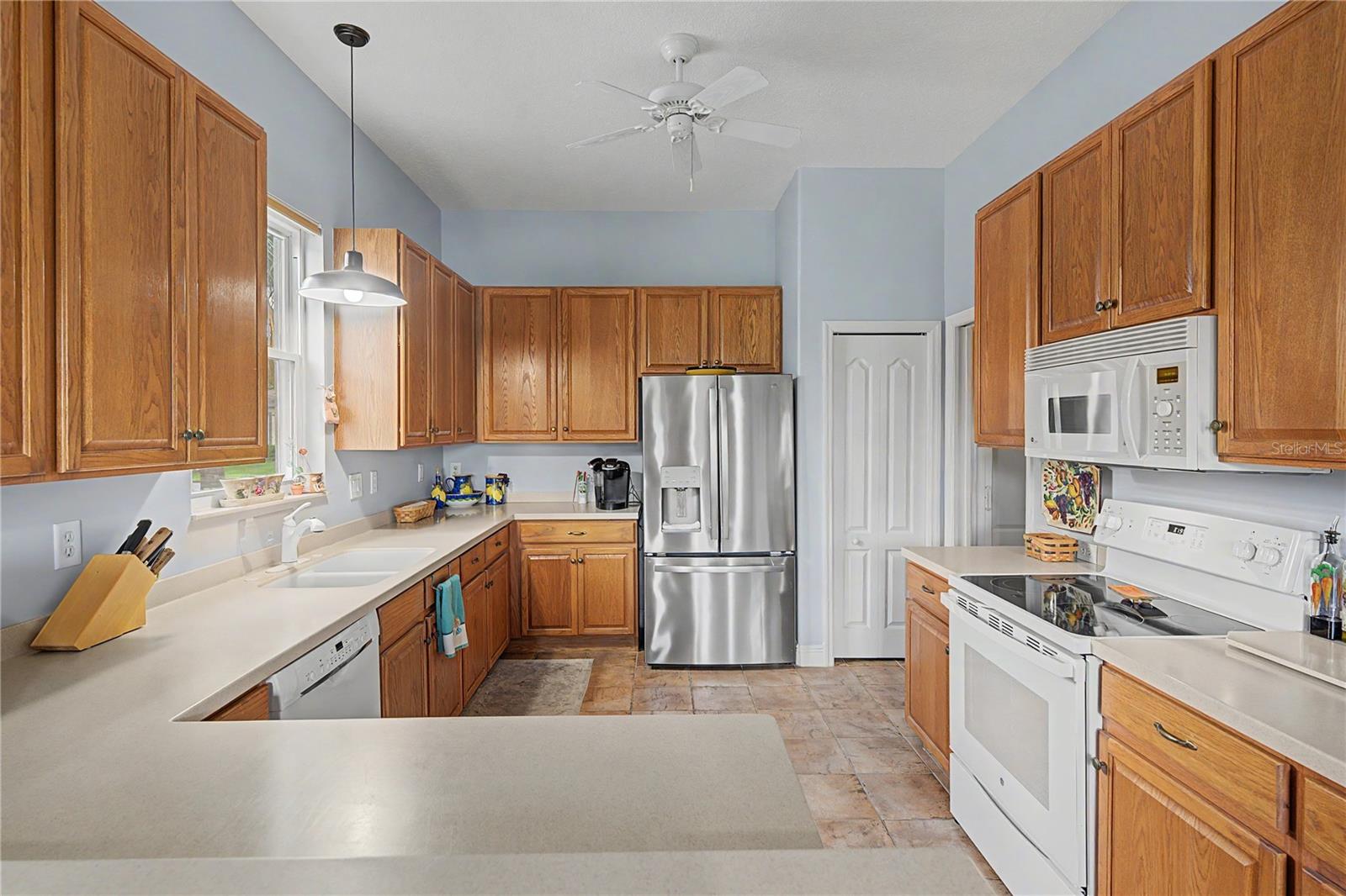 10231 Cleghorn, San Antonio, FL 33576