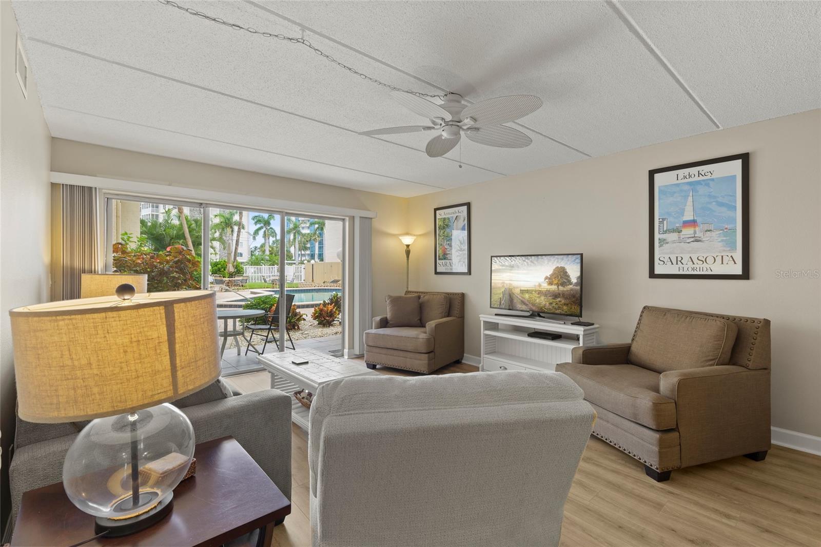 845 Benjamin Franklin Unit 101, Sarasota, FL 34236