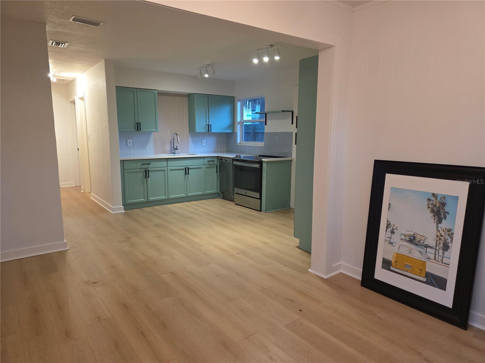 1020 19th, St Petersburg, FL 33712