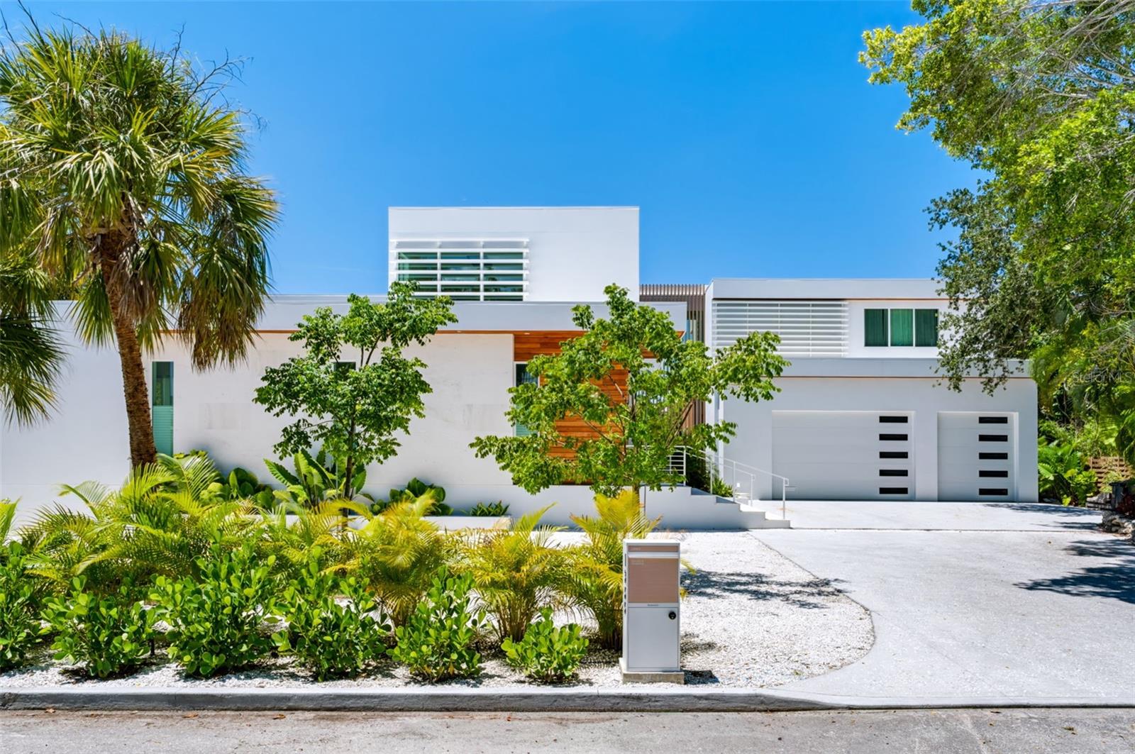 1355 Roberts Bay, Sarasota, FL 34242