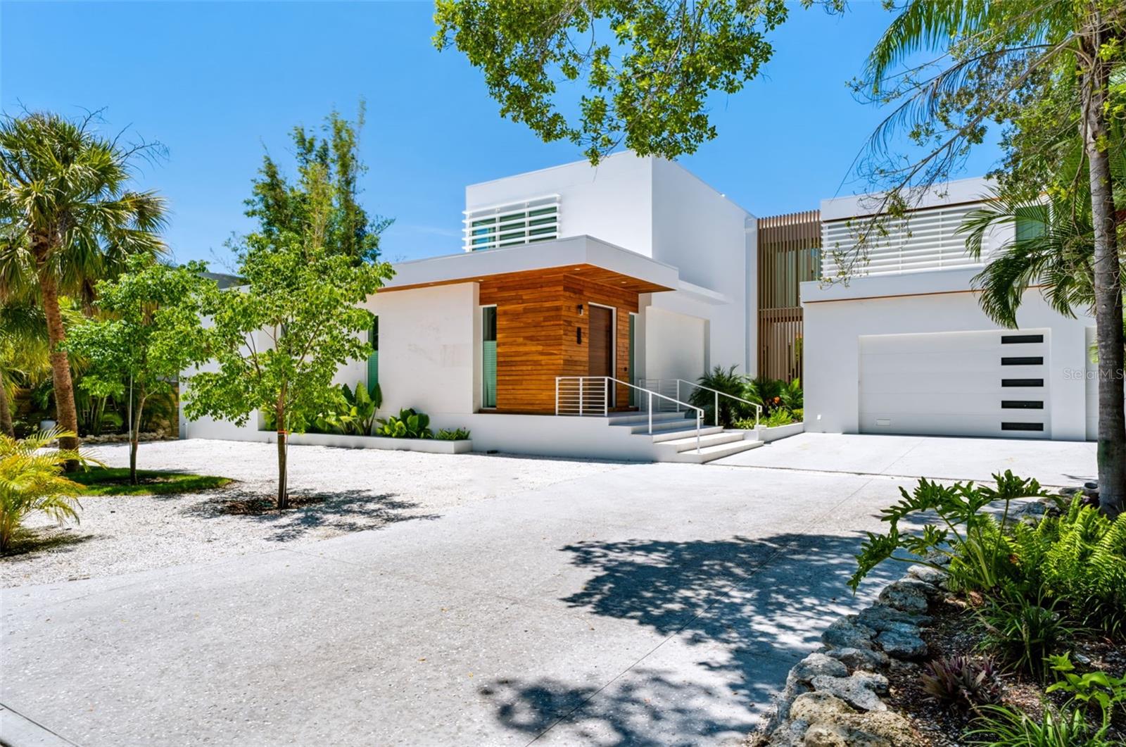 1355 Roberts Bay, Sarasota, FL 34242