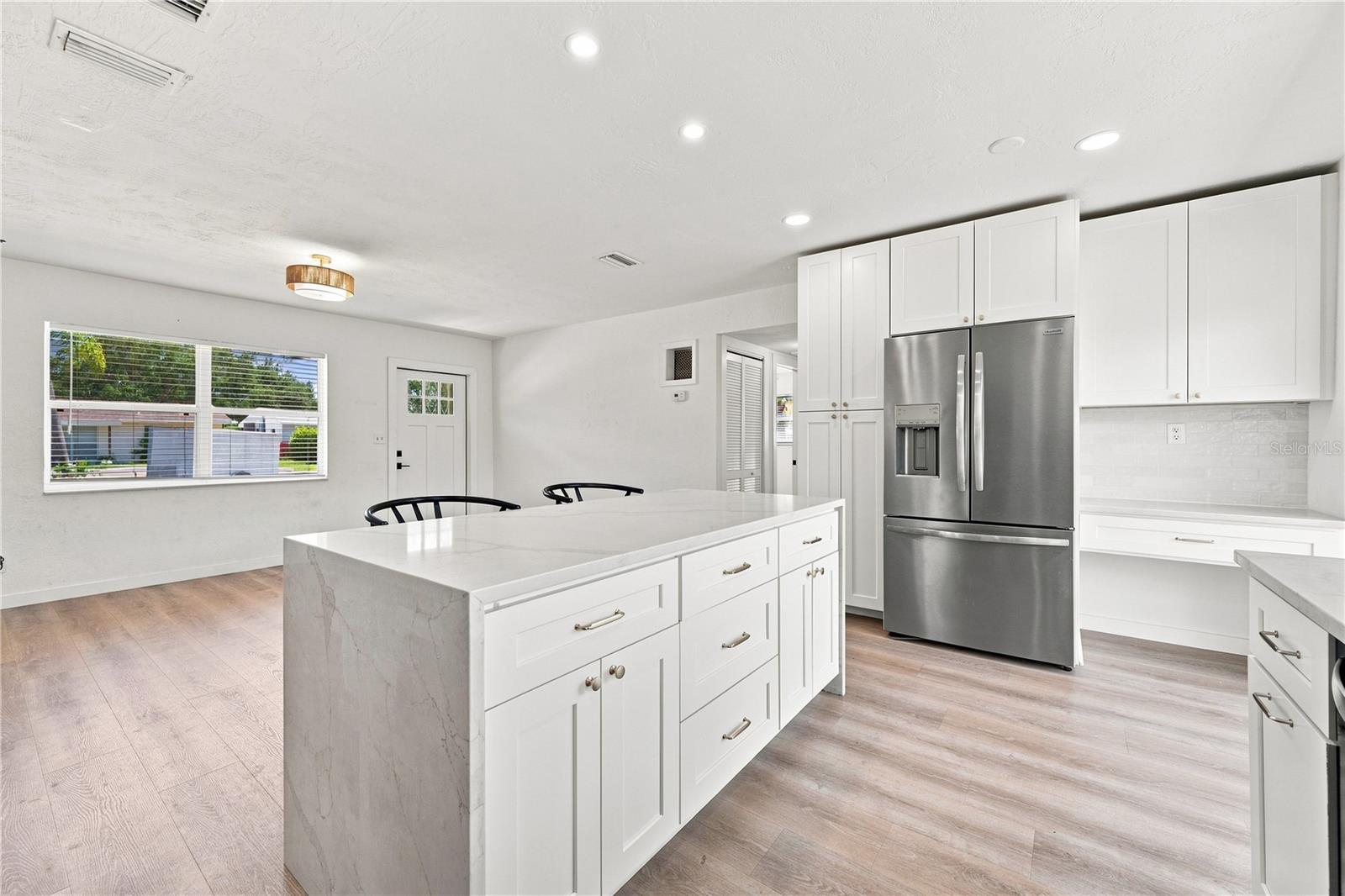 933 41st, St Petersburg, FL 33703