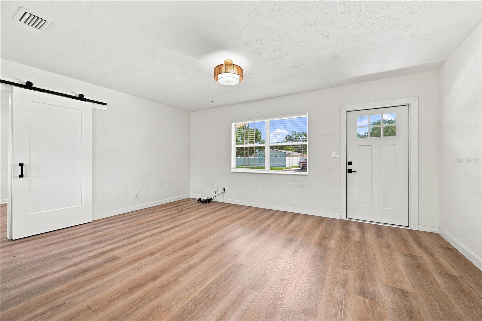 933 41st, St Petersburg, FL 33703