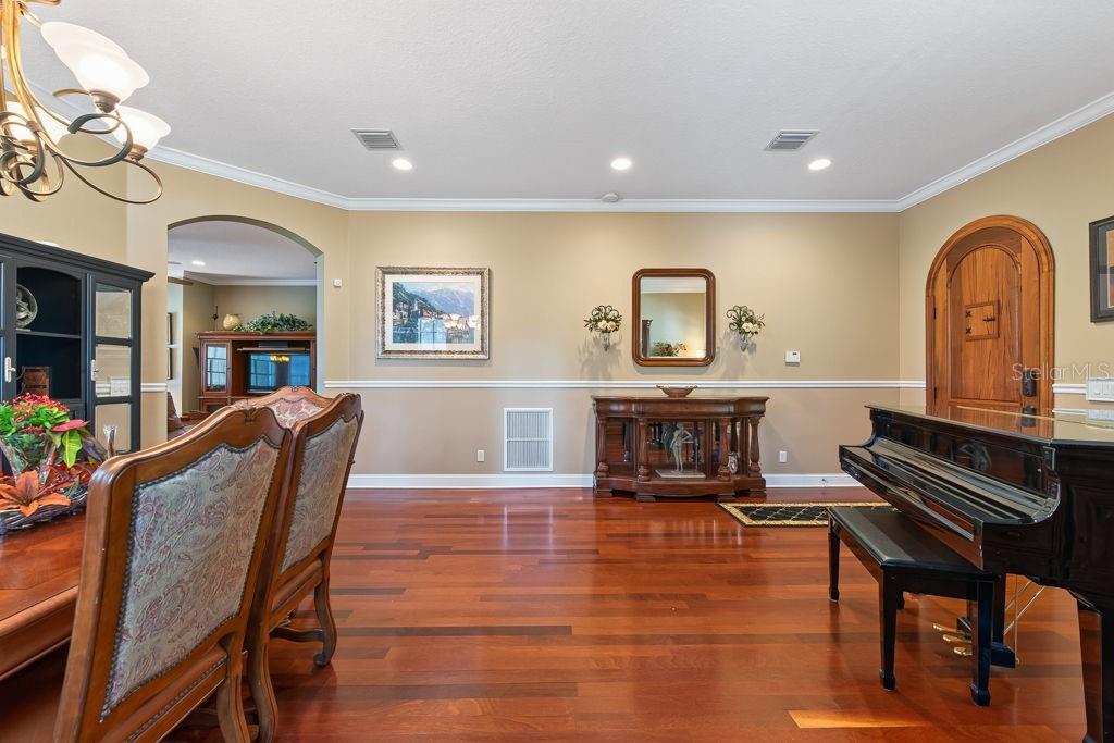 5916 6th, Tampa, FL 33611