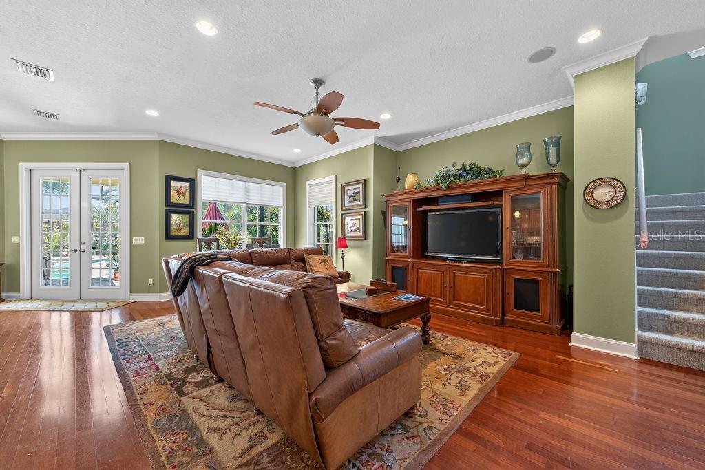 5916 6th, Tampa, FL 33611