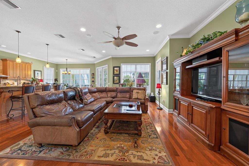 5916 6th, Tampa, FL 33611