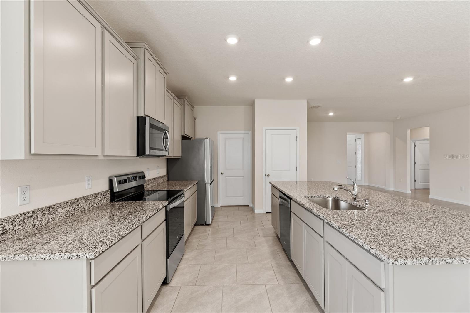 3504 Crescent Peak, Plant City, FL 33565