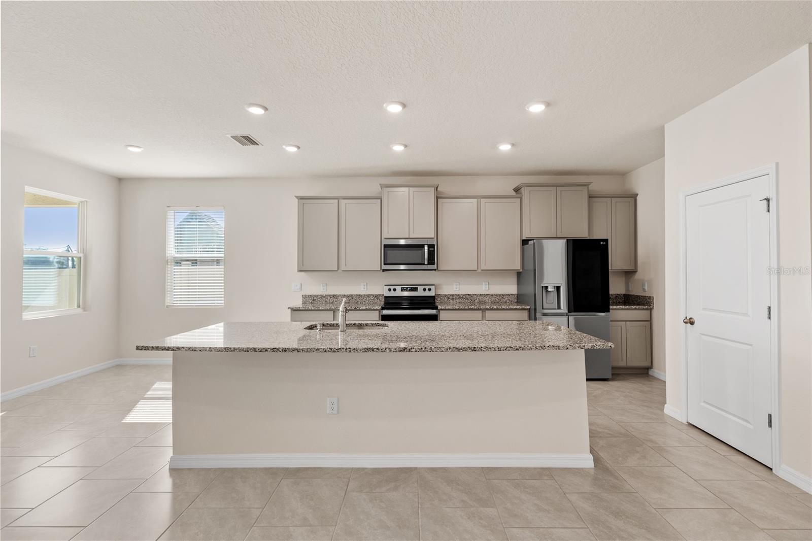 3504 Crescent Peak, Plant City, FL 33565