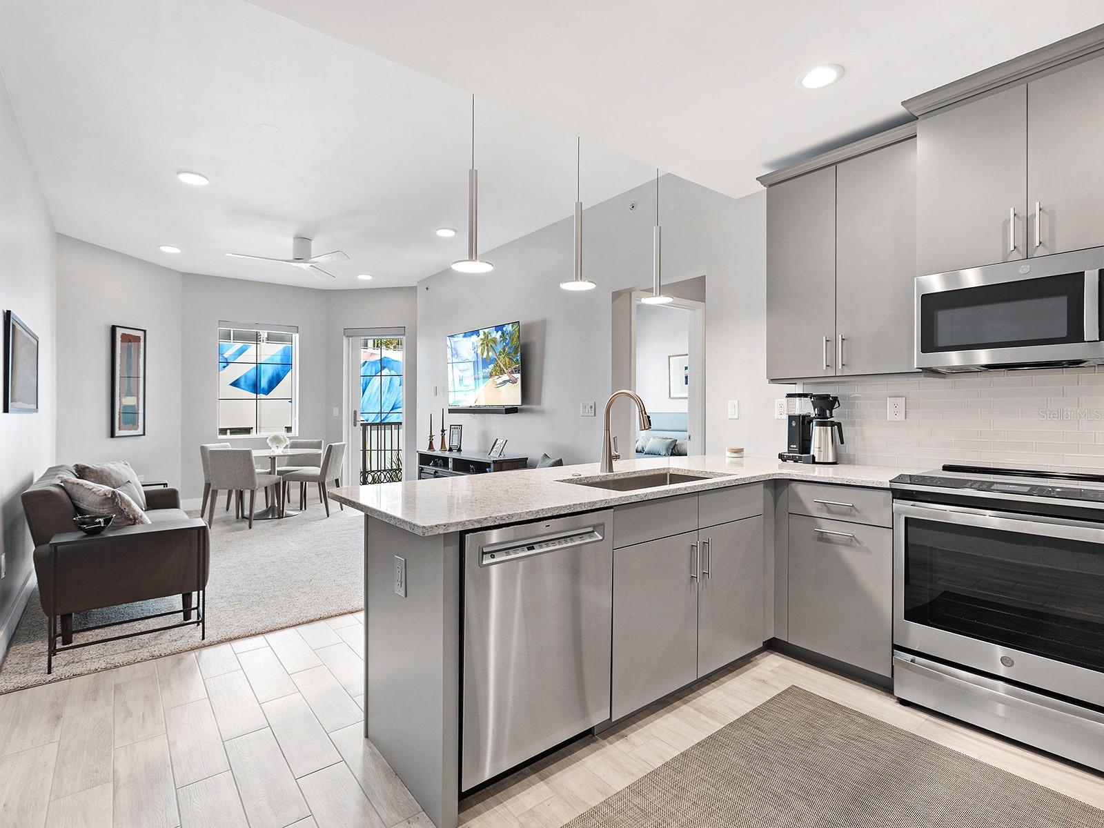 1500 State Unit 402, Sarasota, FL 34236