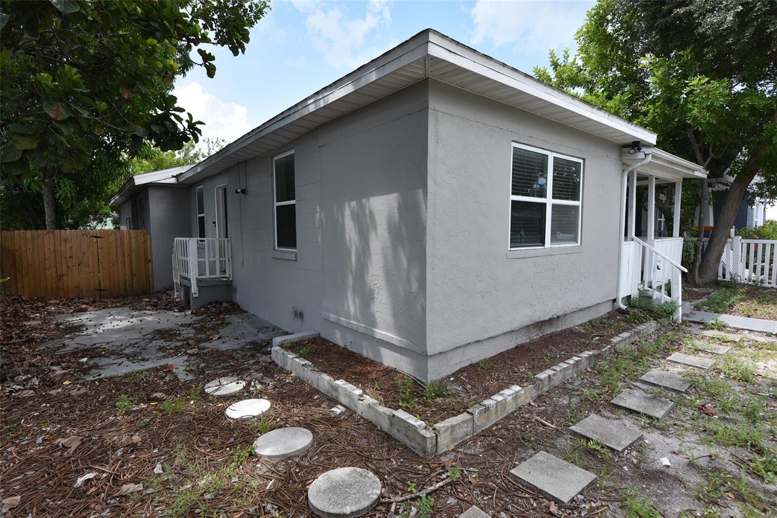 4642 10th, St Petersburg, FL 33711