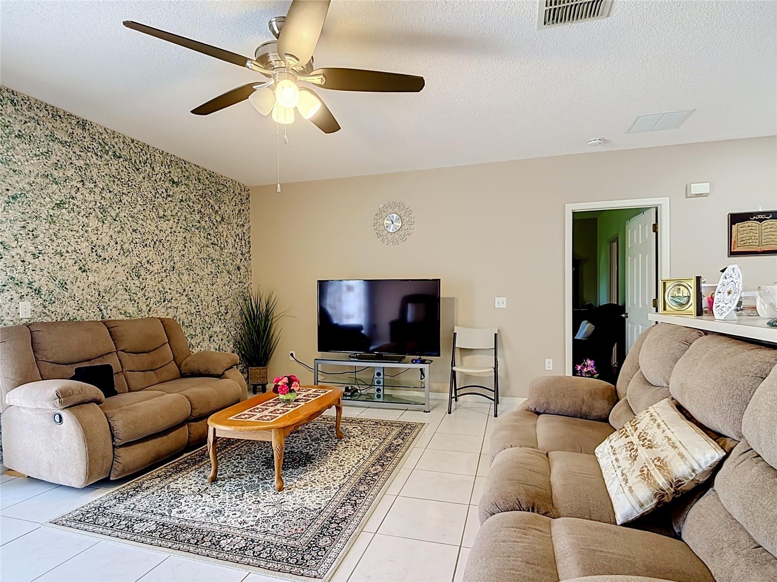 1014 Deddington, Kissimmee, FL 34758
