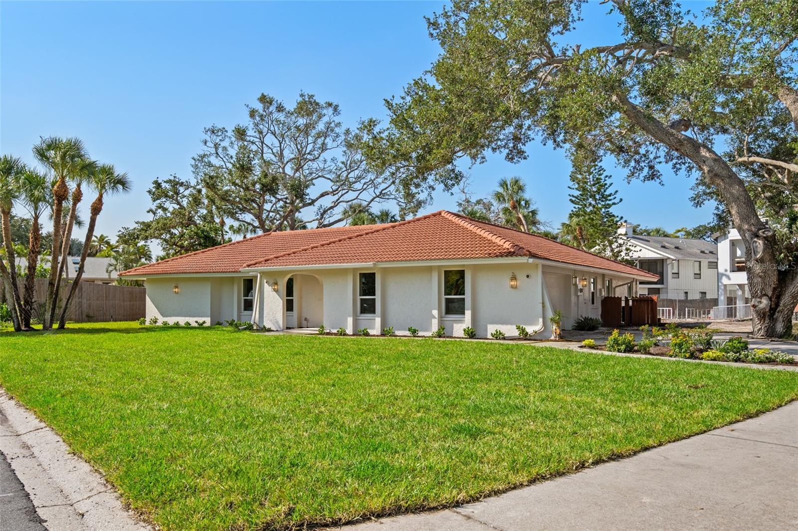 670 Venice, Sarasota, FL 34242