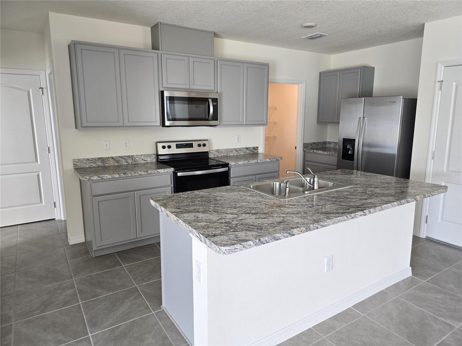1234 Red Hill, Davenport, FL 33837